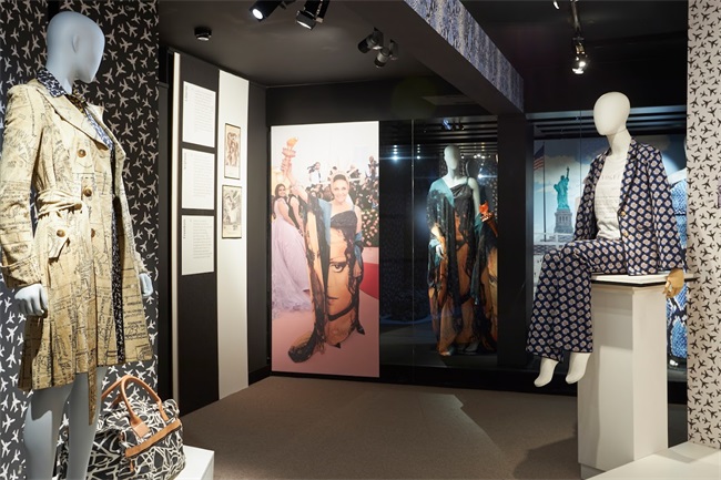 4.DVF时装回顾展亮相比利时，探索“Woman Before Fashion”的时尚创业传奇.jpg